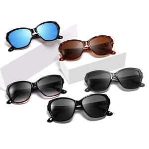 Lunettes de soleil classiques à grande monture unisexe, monture noire en PC, protection UV400 pour le soleil, les voyages, la conduite, la mode - Product Image 4