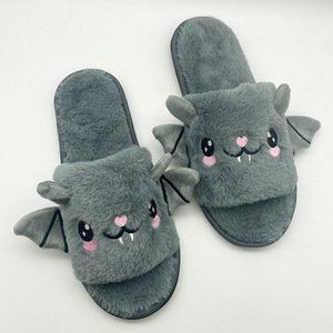 <span class=keywords><strong>Chaussons</strong></span> pour femmes et hommes en peluche EVA, amusants et uniques, en forme de chauves-souris grises, pour l'intérieur et l'extérieur, automne-hiver - Product Image 3