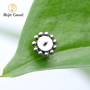 Juego de bisel de titanio de Grado ASTM F136, piedra de ónix con cuentas de racimo, Tragus, Piercing superior - Product Image 4