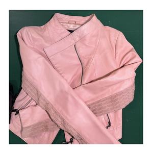 <span class=keywords><strong>Manteau</strong></span> en cuir d'occasion C10 pour femmes et hommes en bon état - Product Image 2