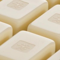 En stock, jeu de mahjong en acrylique de style américain, minimaliste et luxueux, fabriqué au Jiangxi, avec un emballage en boîte en carton au design moderne