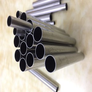 Tubería de Acero Inoxidable 304 316L Soldada Personalizada OEM, Superficie Pulida, Espesor de 0.8 mm, Fabricada en China para Estructuras Mecánicas - Product Image 1