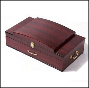 Juego de <span class=keywords><strong>Cubiertos</strong></span> de Acero Inoxidable de 125 Piezas, <span class=keywords><strong>Cubiertos</strong></span> Plateados, Cucharas, Tenedores y Cuchillos, <span class=keywords><strong>Estuche</strong></span> de Madera <span class=keywords><strong>para</strong></span> Fiestas y Bodas - Product Image 4