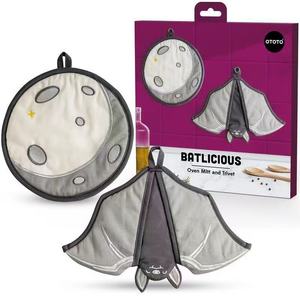 Mitaine de four et dessous de plat Ototo Batlicious résistants à la chaleur pour une utilisation au four - Product Image 1