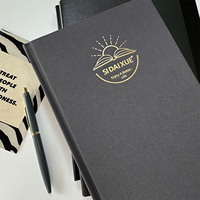 Carnet de notes de luxe en tissu rigide avec logo personnalisé estampé à chaud, agenda quotidien avec boîte cadeau et stylo métallique pour cadeau d'affaires