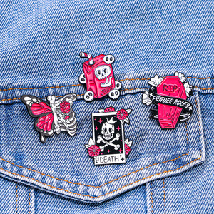 YINI fabricante al por mayor personalizado 4 piezas Rosa gótico esmalte pines-aleación de zinc Edgy Y2K pines con igualdad de género y motivos de muerte - Product Image 5
