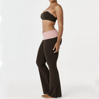 Ensemble de yoga pour femmes à haute élasticité et blocs de couleur, débardeur rembourré croisé et pantalon évasé pour la gym, la danse et l'entraînement