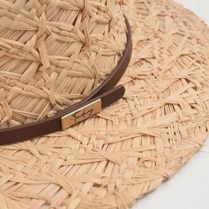 Chapeau de paille boater personnalisé en raphia à bord plat avec boucle en cuir pour femme, chapeau de soleil à large bord pour l'été, protection solaire, vacances à la plage - Product Image 4