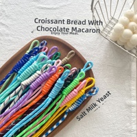 Cordon tressé multicolore arc-en-ciel tendance pour breloques de sac DIY, porte-clés et lanières de téléphone – Accessoire artisanal fait main multicolore