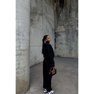 Ensembles de costumes noirs perlés pour femmes - Product Image 2