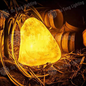 Lámpara Decorativa de Jardín con Motivo de Piedra Luminosa para Paisajes y Ambiente Festivo - Product Image 4