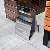 YTSF-F12 Présentoir sur pied en acier inoxydable poli miroir avec rivets pour magasins de vêtements, cafés, panneaux publicitaires