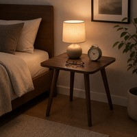 Petite table basse moderne avec plateau en MDF et pieds en bois massif, table d'appoint carrée, table de chevet, gain de place pour petit appartement