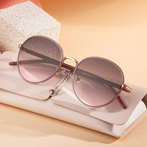แว่นกันแดดทรงวงรีขนาดใหญ่สำหรับผู้หญิง ป้องกันรังสียูวี 400 กรอบพลาสติกและโลหะ ระดับ 2 พร้อมบรรจุภัณฑ์แบบซอง - Product Image 5