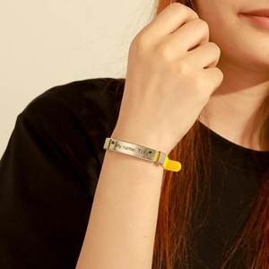 Enfant bébé personnalisé ID <span class=keywords><strong>Bracelet</strong></span> SOS nom d'urgence <span class=keywords><strong>numéro</strong></span> <span class=keywords><strong>de</strong></span> <span class=keywords><strong>téléphone</strong></span> <span class=keywords><strong>Bracelet</strong></span> en Silicone souple bijoux en acier inoxydable - Product Image 3