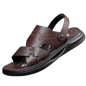 Sandales en cuir véritable pour hommes, bout ouvert, semelle extérieure en caoutchouc antidérapante, tongs d'été tendance, semelle intermédiaire en EVA, design à boucle marron - Product Image 1