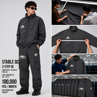 Ensemble de survêtements personnalisés OEM vierges avec logo réfléchissant pour hommes – Sweat à capuche et pantalon de jogging en nylon style streetwear