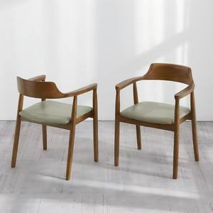 เก้าอี้สไตล์สแกนดิเนเวียน โครงสร้างแบบมอร์ติสแอนด์เทนนอน เก้าอี้นั่งทานอาหารมีพนักพิง หุ้มด้วย PU  โครงไม้ - Product Image 4