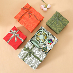 Papel de lujo Cartón Logotipo personalizado Navidad Día de San Valentín Cumpleaños Perfumes Lápiz labial Bufanda Joyería Regalo Cinta Caja Embalaje - Product Image 2