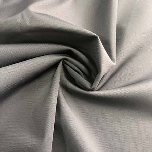 Высококачественная ткань саржевого переплетения (82% полиамид + 18% спандекс), эластичная, антибактериальная, влагоотводящая, в клетку, средней плотности, для пошива одежды, костюмов и спортивной одежды. - Product Image 4