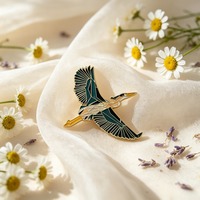 Broche Géométrique Cigogne Volante en Alliage de Zinc Émail Dur, Décoration Vintage Oiseau Naturel pour Sac à Dos, Vêtements d'Extérieur, Bijou Artistique, Cadeau