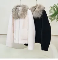 Manteau court en vraie fourrure de mouton pour femme, coupe ajustée, avec col en fourrure de raton laveur, fermeture éclair, chaud, collection 2026 JT605