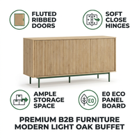 Buffet en bois de chêne clair nordique, armoire de rangement personnalisée OEM à 4 portes cannelées pour salle à manger et hôtel
