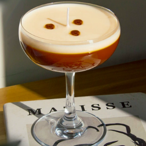 Bougie parfumée Espresso Martini Glass, bougie parfumée au café avec décor réaliste, pour la décoration de bar à domicile et les cadeaux du Ramadan Eid - Product Image 4