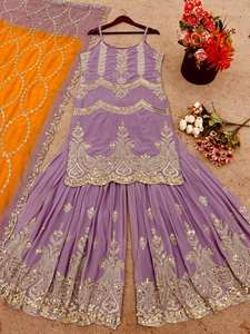 Traje Sharara de Lavanda para Mujer, Confeccionado en Georgette Sintética con Adornos de Zari y Lentejuelas, con Dupatta Coordinada - Product Image 6
