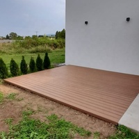 Plancher Extérieur Imperméable Résistant aux Intempéries Plancher en Plastique Recyclé WPC 18mm Teck Décoration de Maison Co-extrusion Extérieur