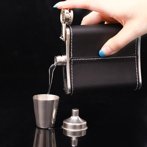 Flacon en cuir gravé pour hommes, cadeaux de mariage, flacon en cuir personnalisé pour garçons d'honneur, cadeaux pour le témoin, flacon en cuir de 7 oz ou 8 oz pour garçons d'honneur - Product Image 6