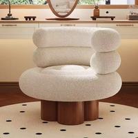 Fauteuil de loisirs individuel en velours Teddy crème, style français vintage, tendance et luxueux, avec structure en bois, pour salon