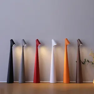 Küçük diş fırçası şekli kablosuz şarj edilebilir Led masa lamba pili Powered restoran otel Bar ışığı dokunmatik akülü masa lambası