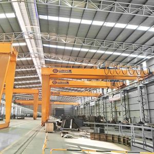 เครนกึ่งโครงสำหรับใช้งานภายในอาคารสำหรับโรงงาน 10 ตัน ปรับแต่งกำลังรับน้ำหนักได้ มอเตอร์ไฟฟ้า ระบบเกียร์ รีโมทคอนโทรล ระยะช่วง 6.5-13.5 เมตร ระยะช่วง 6 เมตร - Product Image 1