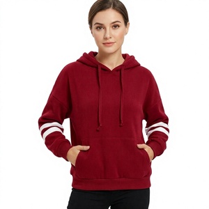 เสื้อฮู้ดแบบสวมหัวสีแดงสำหรับทุกเพศ ผ้าฝ้าย 100% บุซับใน เหมาะสำหรับฤดูหนาว แขนเสื้อมีแถบสีขาว มีกระเป๋าหน้า ผ้าไม่เป็นขุย สวมใส่สบายๆ - Product Image 1