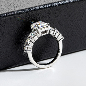 PYQ 3 Carat <strong>Emerald</strong> Cut Moissanite Engagement Ring, 925 Sterling <strong>Silver</strong> Fashion <strong>Jewelry</strong> for Overseas Exclusive Wholesale - Product Image 2