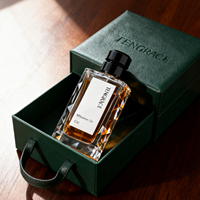 Vente en gros 50ml 100ml bouteille de parfum en verre clair Rectangle pompe pulvérisateur boîte-cadeau emballage Logo personnalisé acceptable