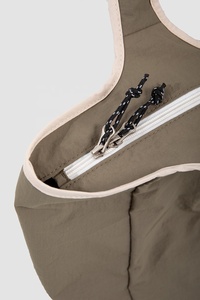 Borsa a Tracolla Impermeabile per Animali Domestici con Apertura Regolabile, Trasportino Leggero per Gatti e Cani di Piccola Taglia, Ideale per Gite Quotidiane e Viaggi al Caffè - Product Image 5