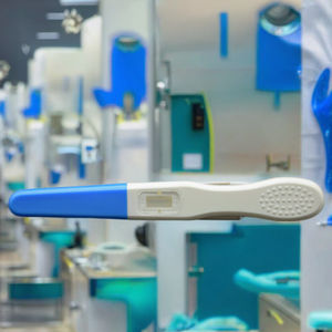 Test de <span class=keywords><strong>grossesse</strong></span> précoce HCG urinaire sur bandelette, sensibilité 10-25 mUI/ml, précision 99,9 %, or colloïdal - Product Image 2