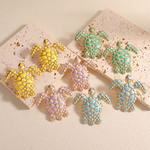Pendientes de tortuga personalizados de Jingciren Boutique, novedad transfronteriza, de lujo y alta gama, para mujer - Product Image 1