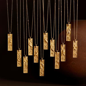 Collier pendentif <span class=keywords><strong>horoscope</strong></span> 12 <span class=keywords><strong>mois</strong></span> sans fondu motif en relief cuboïde en acier inoxydable plaqué or 18 carats bijoux fins à la mode pour - Product Image 1