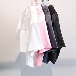 Haut court en jersey 180G de haute qualité pour femme, col en V, manches courtes, style sportswear tendance pour l'extérieur - Product Image 4