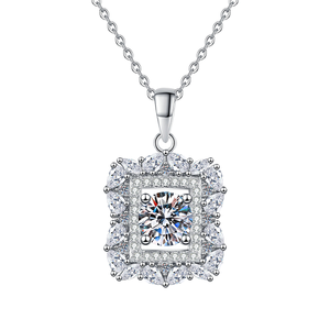 ราคาขายส่ง สร้อยคอเงินแท้ 925 ยี่ห้อ Tianhe Lightyear รับรองโดย GRA ประดับเพชรโมอิสซาไนต์ทรงลูกบาศก์แบบฝังขอบ - Product Image 1