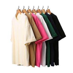 T-shirt homme uni à manches courtes, col rond, coupe ample, jersey tricoté, 100% coton, design simple. - Product Image 1