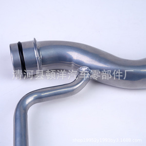Manguera de Refrigerante Ford DG1Z-8A505-A de Hierro con Pared de 1.5mm de Espesor para el Sistema de Refrigeración del Motor, Pieza de Repuesto - Product Image 1