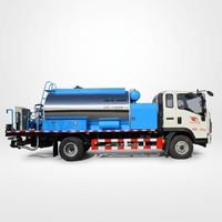 Pulvérisateur de bitume HOWO 6m³ pour le prétraitement des marques de signalisation sur les nouveaux pavés et les routes anciennes – Camion pulvérisateur anti-solidification