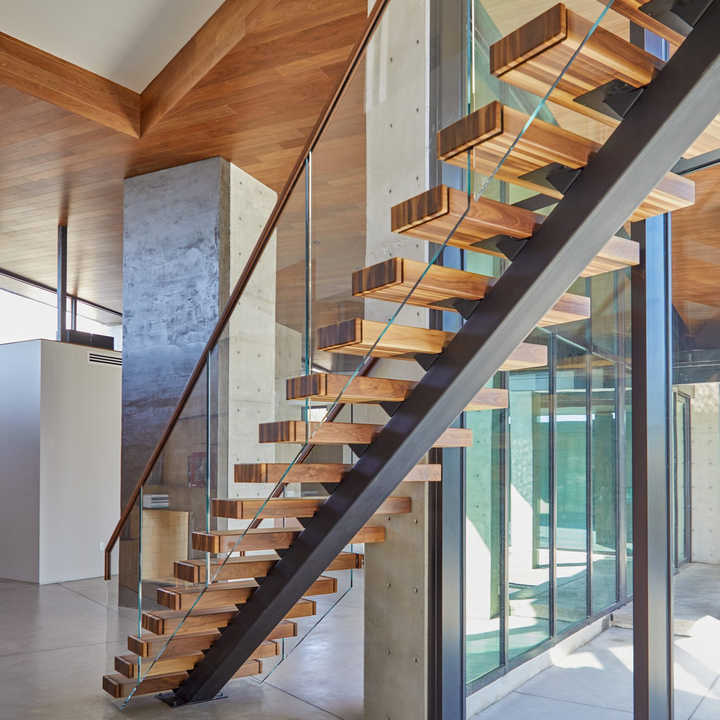 Attractive Design Interior Mono Stringer Oak Wood Step with Led Lights Floating Straight Stairs with Glass Railing From Foshan