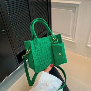 Sac carré portable en feutre imprimé crocodile, couleur unie, ensemble de trois pièces de sacs mère-enfant, sac pour femme simple et populaire 2025 - Product Image 3