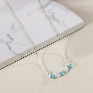 Chaîne de clavicule pour femme en cuivre, avec zircone cubique scintillante et <span class=keywords><strong>cristal</strong></span> carré, au toucher frais, bleu exquis, design de niche de luxe léger - Product Image 3