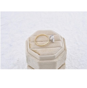 Bague de fiançailles solitaire en diamant de laboratoire de 2 carats, 4 griffes, ajustement confortable, en or blanc massif 14 carats, pour mariée de luxe certifiée - Product Image 1